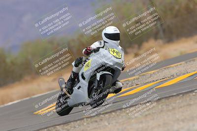 media/Sep-10-2022-SoCal Trackdays (Sat) [[a5bf35bb4a]]/Turn 6 (1140am)/